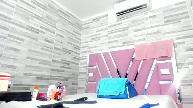 lola hornei online show from 03-08-25, 11:27