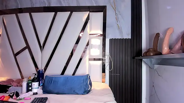 lola hornei online show from 02-07-26, 11:47