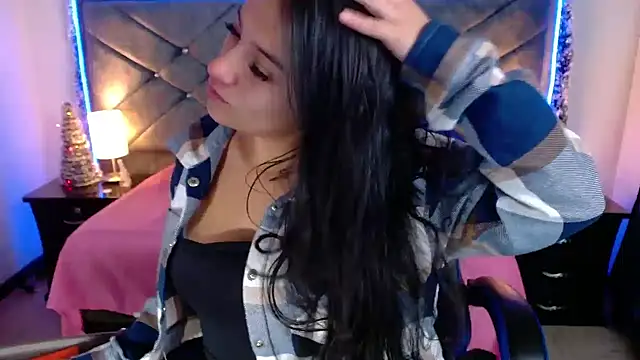 Snapshot of Julietacollins06 chatting on 12-22-25, 01:41 Julietacollins06 online show from 12-22-25, 01:41