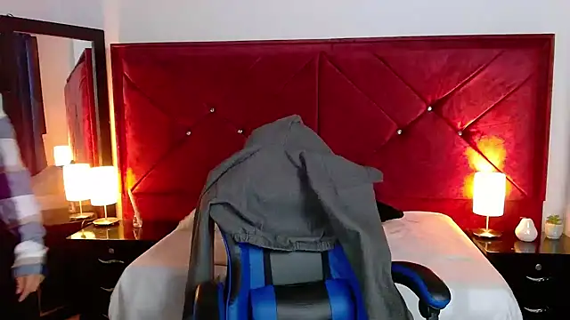 Snapshot of Julietacollins06 chatting on 01-18-26, 01:04 Julietacollins06 online show from 01-18-26, 01:04