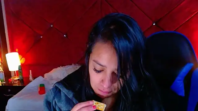 Snapshot of Julietacollins06 chatting on 02-20-26, 12:38 Julietacollins06 online show from 02-20-26, 12:38