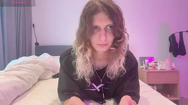 Alice Pinkhead online show from 11-06-25, 07:09