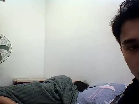Snapshot of ABC32488 chatting on 05-15-26, 09:33 ABC32488 online show from 05-15-26, 09:33