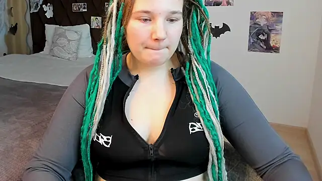 GloriaHylivi online show from 12-08-24, 11:46