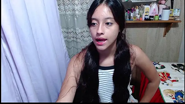 Snapshot of Lunawillis chatting on 11-24-25, 11:04 Lunawillis online show from 11-24-25, 11:04