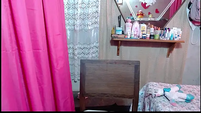 Snapshot of Lunawillis chatting on 02-24-26, 06:28 Lunawillis online show from 02-24-26, 06:28