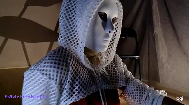 Snapshot of madcrumblepie chatting on 12-30-24, 08:15 madcrumblepie online show from 12-30-24, 08:15