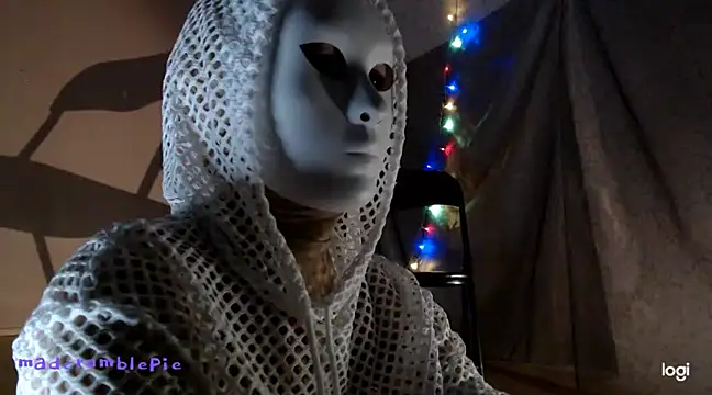 Snapshot of madcrumblepie chatting on 12-31-24, 10:56 madcrumblepie online show from 12-31-24, 10:56