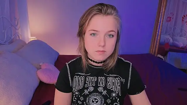 Snapshot of mary_ton chatting on 11-05-25, 05:07 mary ton online show from 11-05-25, 05:07