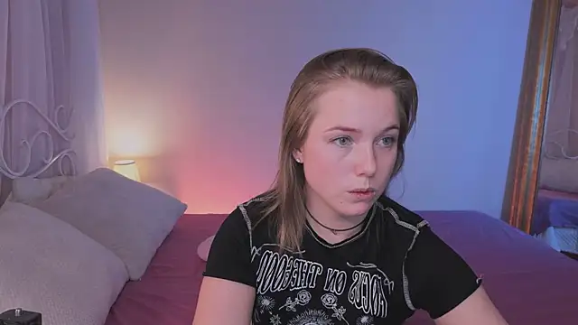 Snapshot of mary_ton chatting on 11-16-25, 05:02 mary ton online show from 11-16-25, 05:02