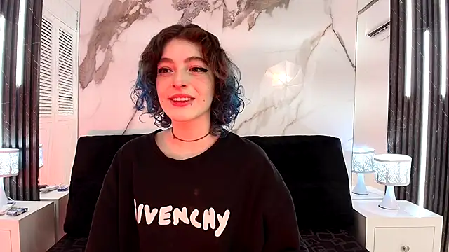 EvaHalsey online show from 10-21-25, 07:36