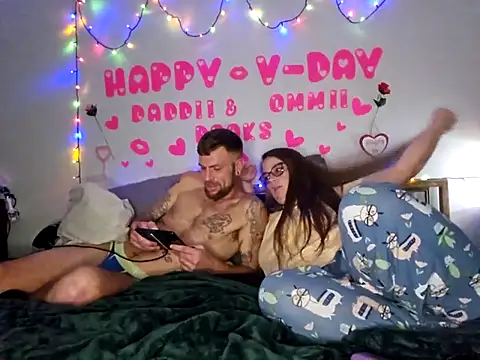 Snapshot of MrandMrsPooks chatting on 02-15-25, 08:11 MrandMrsPooks online show from 02-15-25, 08:11