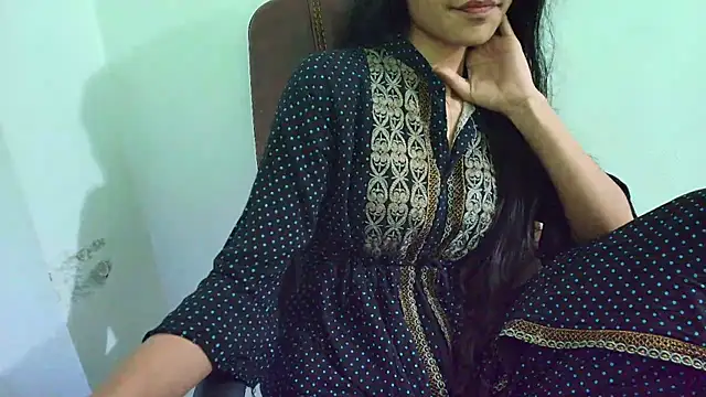 Snapshot of Srabontii chatting on 02-25-25, 07:09 Srabontii online show from 02-25-25, 07:09
