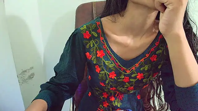 Snapshot of Srabontii chatting on 02-26-25, 01:00 Srabontii online show from 02-26-25, 01:00
