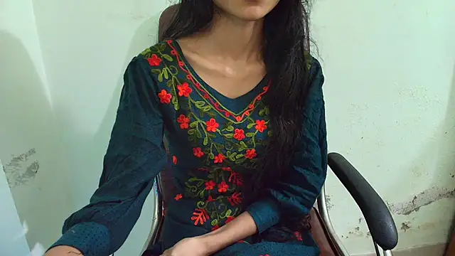 Snapshot of Srabontii chatting on 02-26-25, 04:03 Srabontii online show from 02-26-25, 04:03