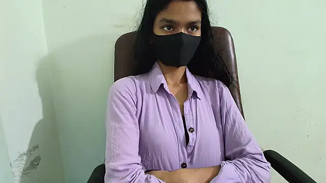 Snapshot of Srabontii chatting on 02-28-25, 12:32 Srabontii online show from 02-28-25, 12:32