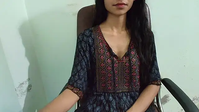 Snapshot of Srabontii chatting on 03-12-25, 11:09 Srabontii online show from 03-12-25, 11:09