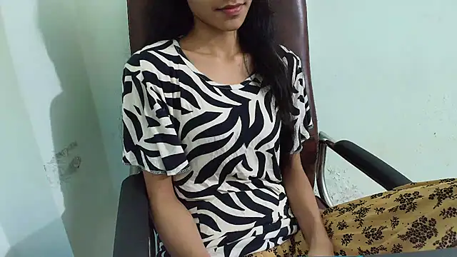Snapshot of Srabontii chatting on 03-16-25, 09:16 Srabontii online show from 03-16-25, 09:16