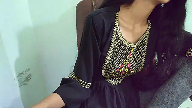 Snapshot of Srabontii chatting on 03-21-25, 03:12 Srabontii online show from 03-21-25, 03:12