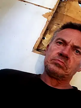 Snapshot of ed44435 chatting on 10-27-25, 04:22 ed44435 online show from 10-27-25, 04:22