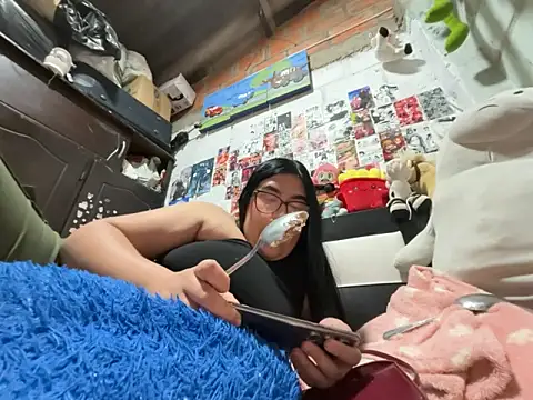 dafne19  online show from 03-15-26, 04:18