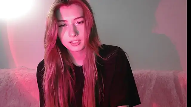 ErikaShyy online show from 12-30-24, 04:51