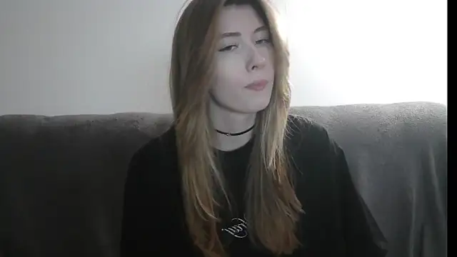 ErikaShyy online show from 01-20-25, 05:48