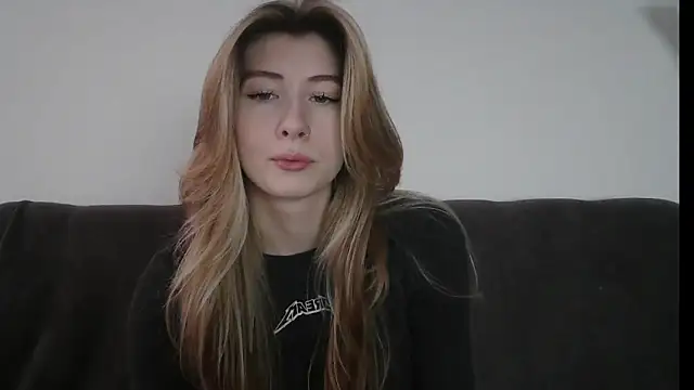 ErikaShyy online show from 01-29-25, 07:15