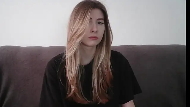 ErikaShyy online show from 02-11-25, 11:10