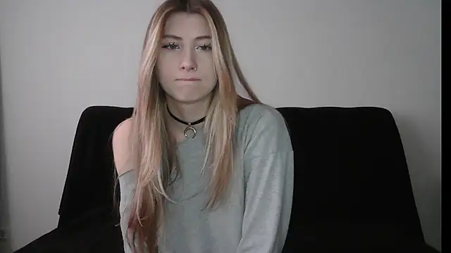 ErikaShyy online show from 11-13-25, 11:20