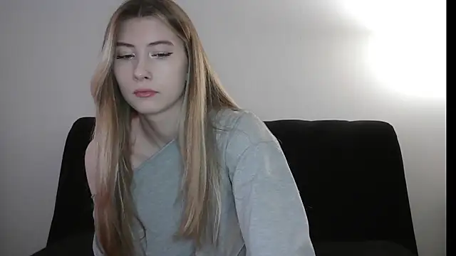 ErikaShyy online show from 11-20-25, 10:59