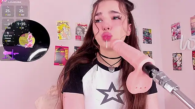 Snapshot of LosAlicee chatting on 12-16-24, 07:15 LosAlicee online show from 12-16-24, 07:15