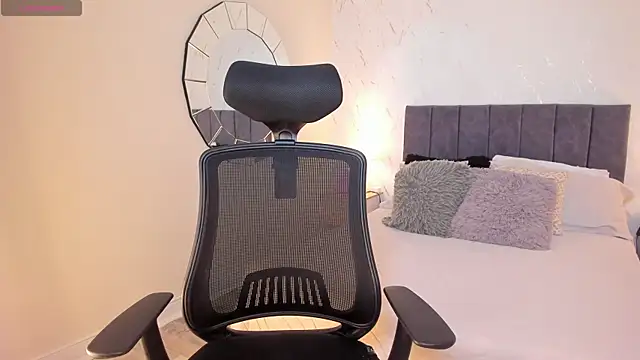 CyntiaAdams online show from 09-19-25, 07:47