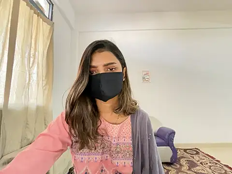 Snapshot of MaYaa__11 chatting on 12-19-24, 04:56 MaYaa 11 online show from 12-19-24, 04:56