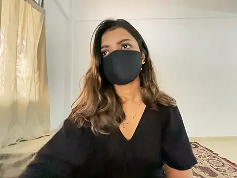 Snapshot of MaYaa__11 chatting on 12-24-24, 03:27 MaYaa 11 online show from 12-24-24, 03:27