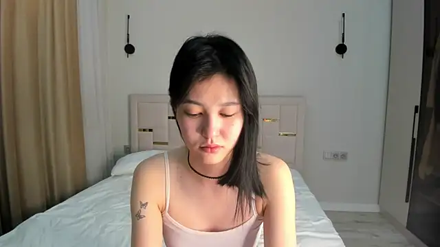 Lola Peach online show from 02-21-26, 05:30