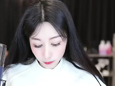 Nuyoah-77 online show from 01-20-25, 03:50