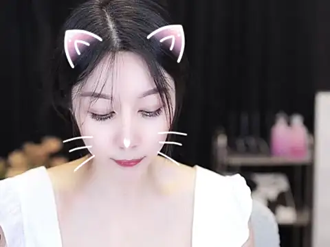 Nuyoah-77 online show from 09-26-25, 04:00