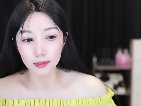 Nuyoah-77 online show from 10-05-25, 04:05