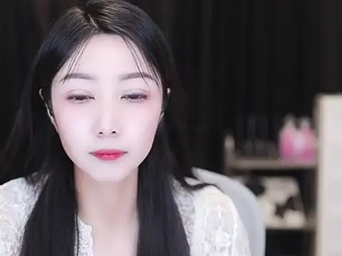 Nuyoah-77 online show from 10-11-25, 04:38