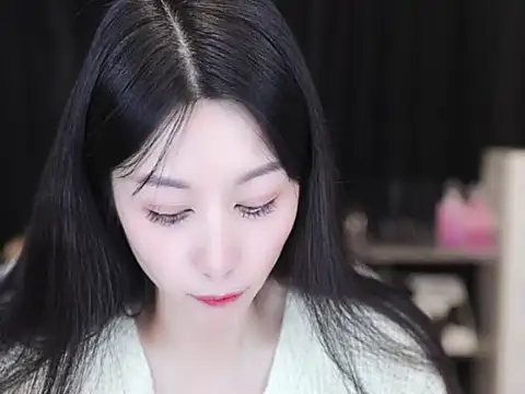 Nuyoah-77 online show from 10-19-25, 03:56