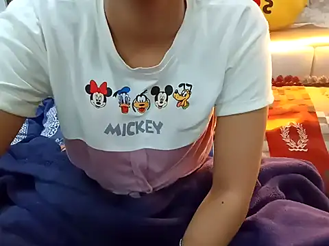 Snapshot of GoldnessAishu chatting on 12-04-24, 01:42 GoldnessAishu online show from 12-04-24, 01:42