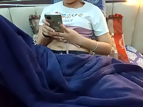 Snapshot of GoldnessAishu chatting on 12-04-24, 07:12 GoldnessAishu online show from 12-04-24, 07:12