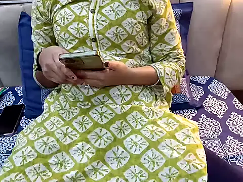 Snapshot of GoldnessAishu chatting on 12-06-24, 11:54 GoldnessAishu online show from 12-06-24, 11:54