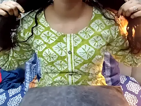 Snapshot of GoldnessAishu chatting on 12-07-24, 06:04 GoldnessAishu online show from 12-07-24, 06:04