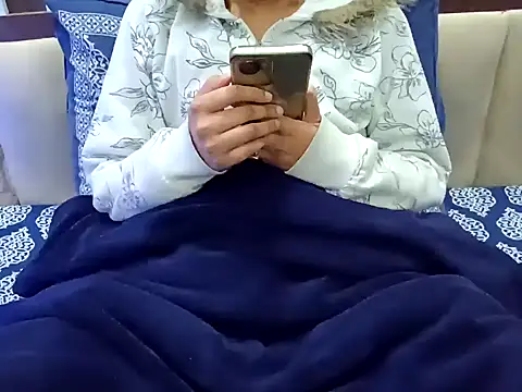 Snapshot of GoldnessAishu chatting on 12-15-24, 04:37 GoldnessAishu online show from 12-15-24, 04:37