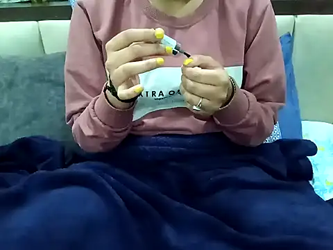 Snapshot of GoldnessAishu chatting on 12-23-24, 03:44 GoldnessAishu online show from 12-23-24, 03:44