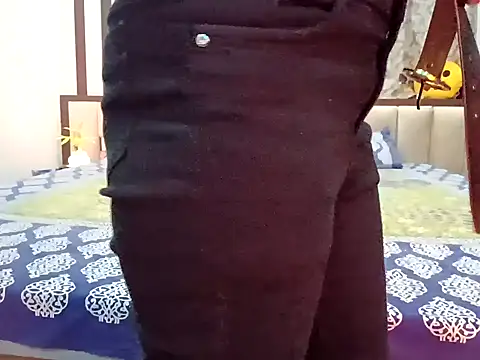 Snapshot of GoldnessAishu chatting on 01-19-25, 02:06 GoldnessAishu online show from 01-19-25, 02:06