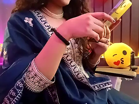 Snapshot of GoldnessAishu chatting on 01-29-25, 08:25 GoldnessAishu online show from 01-29-25, 08:25