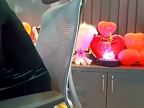 Snapshot of GoldnessAishu chatting on 02-03-25, 05:46 GoldnessAishu online show from 02-03-25, 05:46